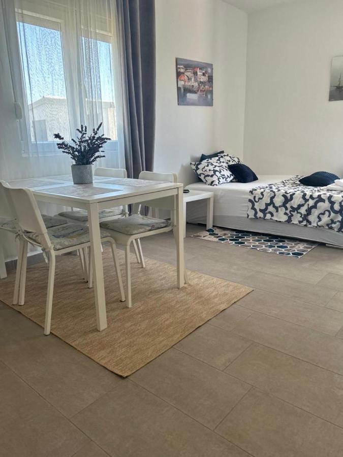 Apartmani Fulir Vrsi Esterno foto